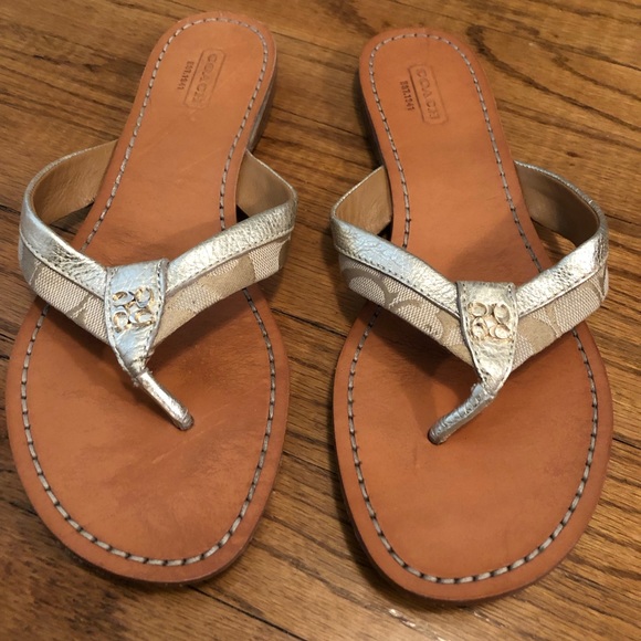 Coach Syndee Flip Flop - Picture 2 of 5